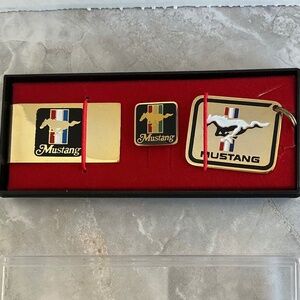 Vintage Ford Mustang Collectors Set Gold Toned Money Clip Lapel Pin Key Holder